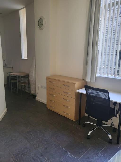 Lovely Spacious Studio Flat In City Centre. Birmingham Exteriör bild